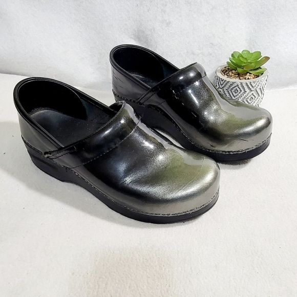 Dansko Shoes - Dansko Black Gray Ombre Patent Leather Professional Round Toe Clogs Size 39